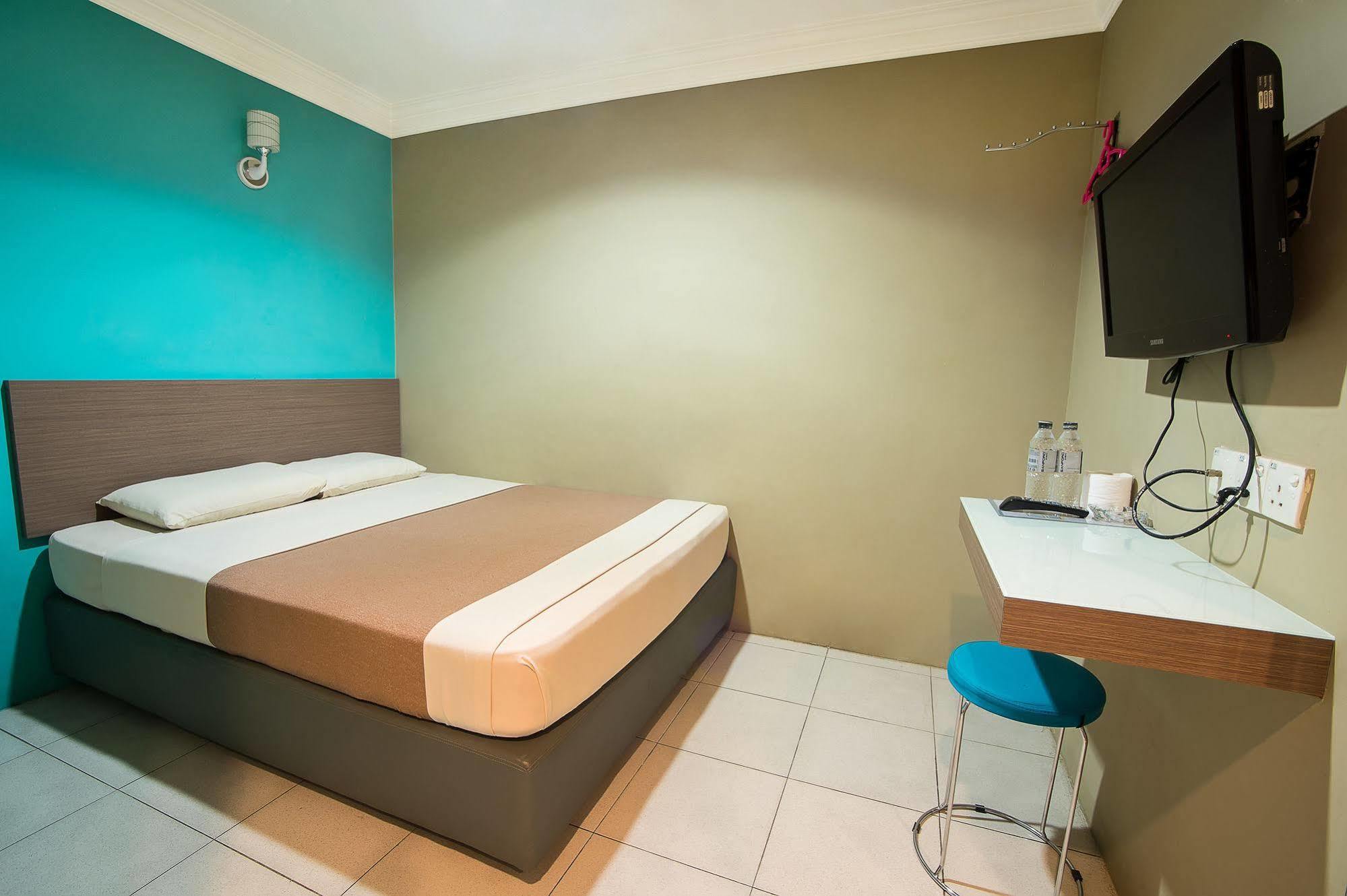 Dju Dju Hotel Batam Экстерьер фото