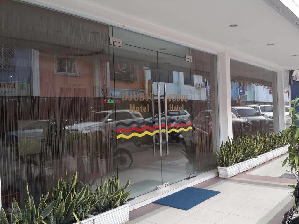 Dju Dju Hotel Batam Экстерьер фото