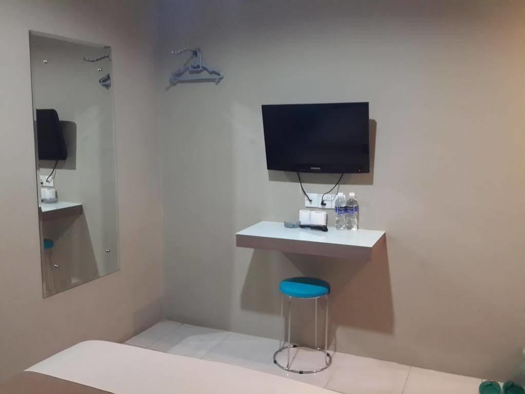 Dju Dju Hotel Batam Экстерьер фото