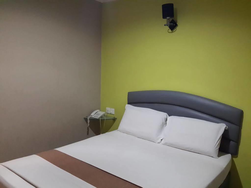 Dju Dju Hotel Batam Экстерьер фото