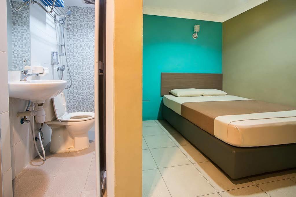 Dju Dju Hotel Batam Экстерьер фото